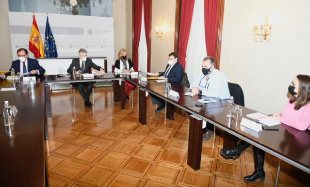Los sindicato de prisiones se reúnen con el ministro del Interior, Fernando Grande-Marlaska, para impulsar la nueva Ley de Cuerpos