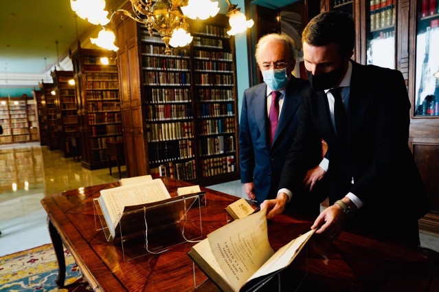 El líder del PP, Pablo Casado, visita la Real Academia Española (RAE). En Madrid, a 3 de diciembre de 2020.