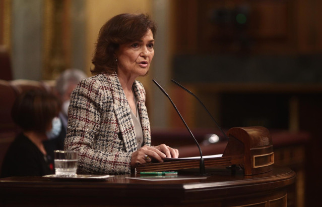 La vicepresidenta primera del Gobierno, Carmen Calvo, interviene en una sesión plenaria en el Congreso de los Diputados, en Madrid (España), a 2 de diciembre de 2020. El Pleno afronta desde el lunes 30 de noviembre la fase final del debate del proyecto de