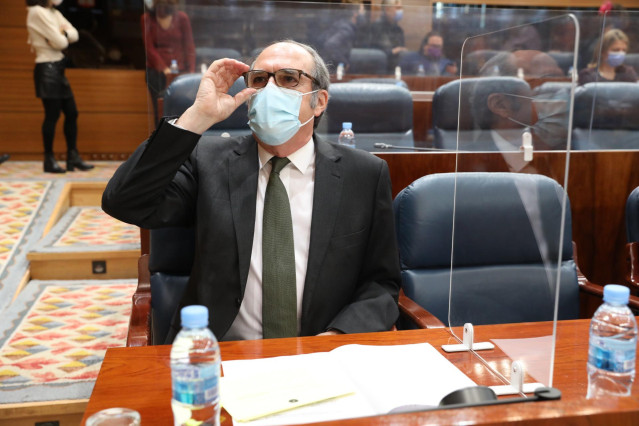 El portavoz del PSOE, Ángel Gabilondo, durante una sesión plenaria en la Asamblea de Madrid (España), a 3 de diciembre de 2020. La Asamblea leva a debate en el Pleno de este jueves los planes alternativos que tiene la Comunidad de Madrid para 