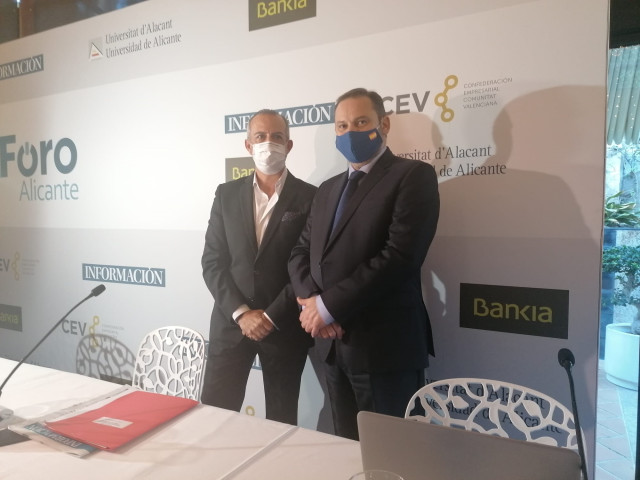 Ábalos anuncia que mañana comienza la formación de maquinistas de cara a hacer realidad la llegada del AVE a Elche y Orihuela a finales de enero