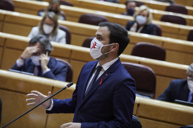 El ministro de Consumo, Alberto Garzón, interviene durante una sesión de control al Gobierno en el Senado, en Madrid (España), a 1 de diciembre de 2020.