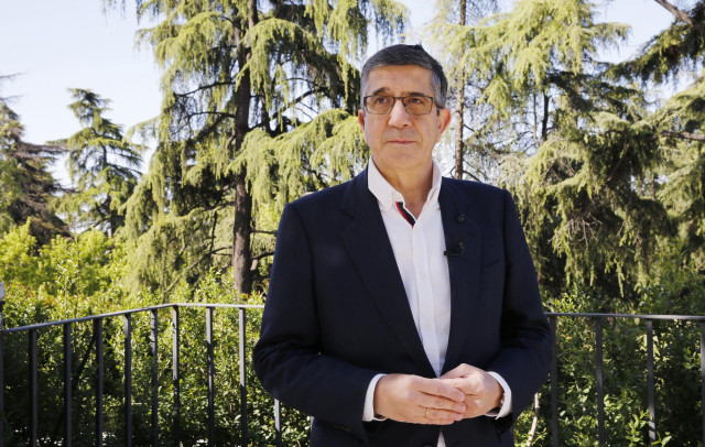 El presidente de la Comisión Constitucional del Congreso, miembro de la Comisión Ejecutiva Federal del PSOE y exlehendakari, Patxi López, habla sobre la Constitución.