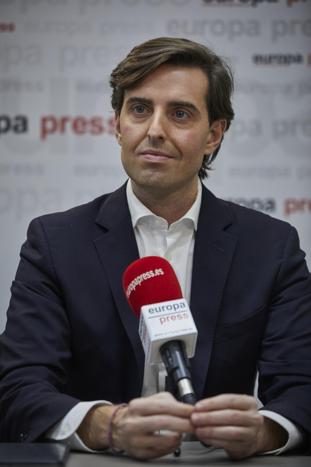 El vicesecretario de Comunicación del PP, Pablo Montesinos, durante una entrevista para Europa Press en la sede de la agencia.