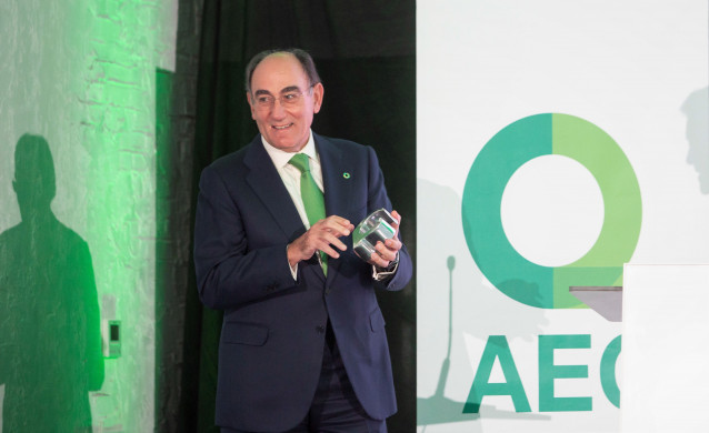 El presidente de Iberdrola, Ignacio Galán, recibe el Premio al Liderazgo Directivo de la AEC