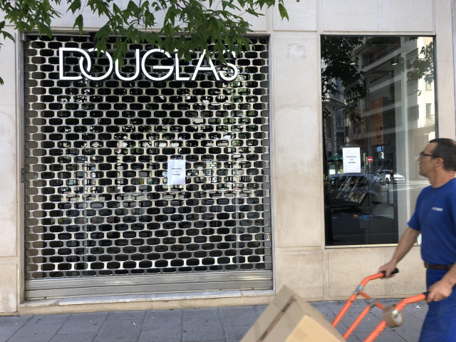 Tienda Douglas