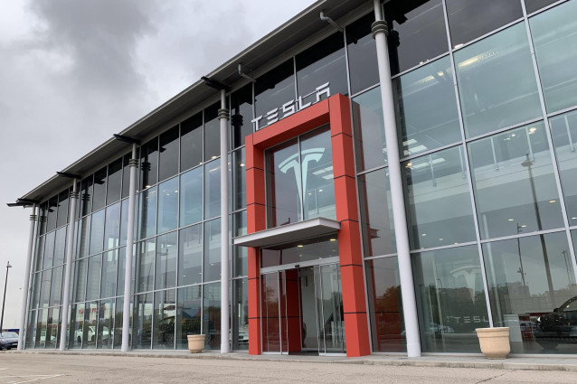 Nuevo centro de ventas de Tesla.