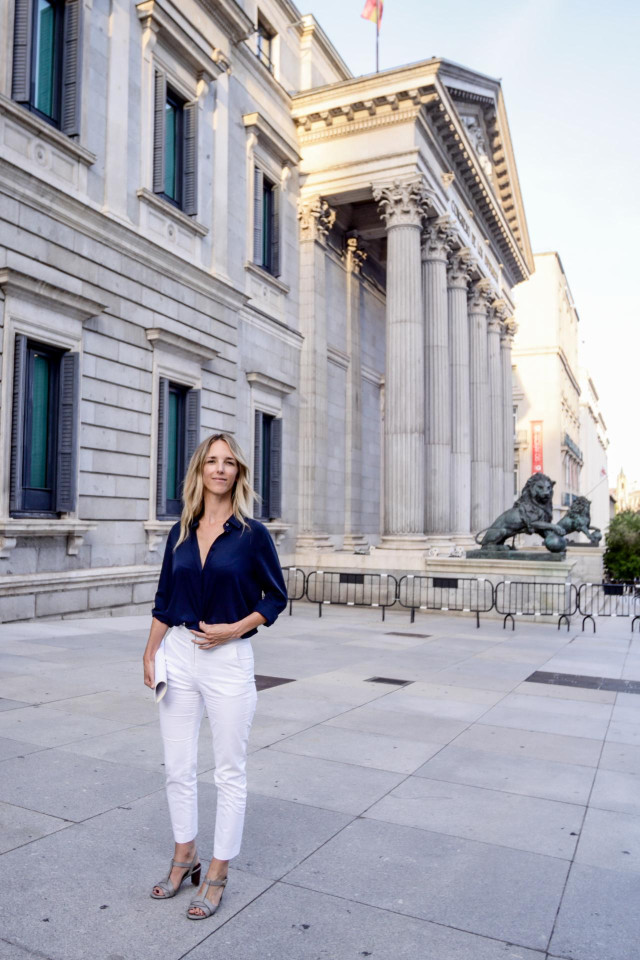 La exportavoz del Grupo Popular en el Congreso, Cayetana Álvarez de Toledo, en las inmediaciones del Congreso. En Madrid a 17 de agosto de 2020.