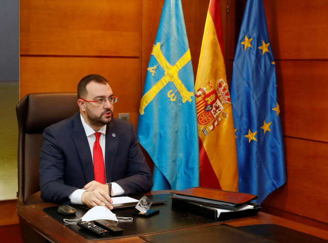 Adrián Barbón.