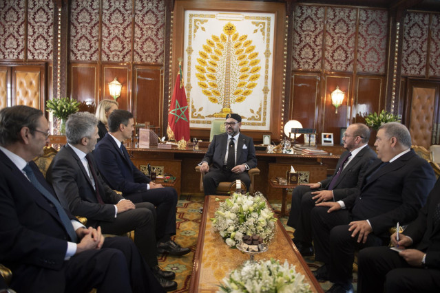 El presidente del Gobierno Pedro Sánchez se reúne con el Rey de Marruecos Mohamed VI