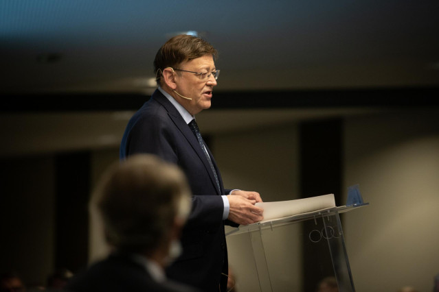 El presidente de la Comunidad Valenciana, Ximo Puig, participa en el ciclo de conferencias 'España en el contexto geopolítico de la 'post pandemia' en el Cercle d'Economia, Barcelona, Catalunya (España), a 1 de diciembre de 2020.