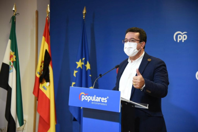 El secretario general del PP, Fernando Manzano