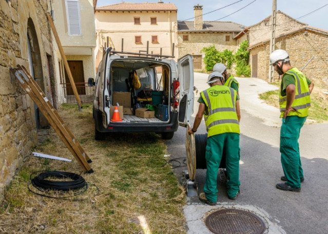 Instalación de banda ancha fija en un pueblo de Huesca