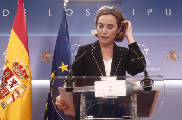 La portavoz parlamentaria del PP, Cuca Gamarra en rueda de prensa en el Congreso de los Diputados durante la celebración de la Junta de Portavoces, en Madrid (España), a 15 de diciembre de 2020.