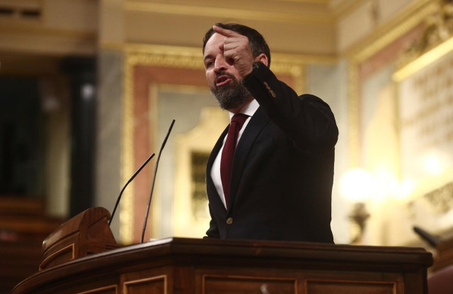 El presidente de VOX, Santiago Abascal interviene durante una sesión de control al Gobierno, en Madrid (España), a 16 de diciembre de 2020. Durante el pleno, el presidente del Gobierno ha hecho un primer balance del segundo estado de alarma decretado el p
