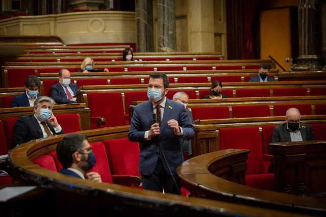 El vicepresidente de la Generalitat, Pere Aragonès, en el pleno del Parlament.