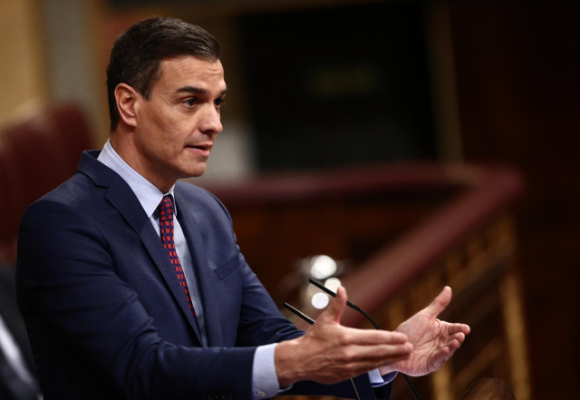 El presidente del Gobierno, Pedro Sánchez interviene durante una sesión de control al Gobierno, en Madrid (España), a 16 de diciembre de 2020. Durante el pleno, el presidente del Gobierno ha hecho un primer balance del segundo estado de alarma decretado e