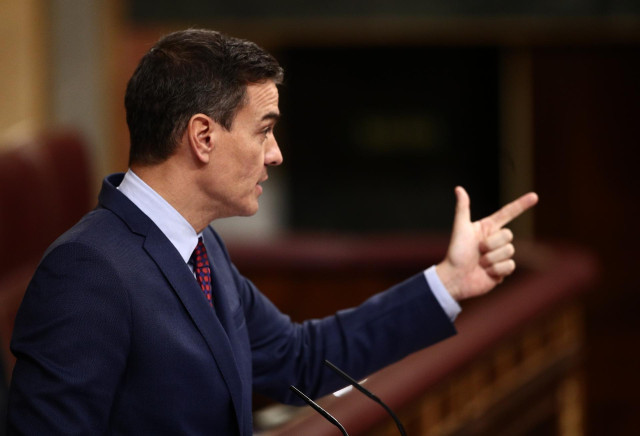 El presidente del Gobierno, Pedro Sánchez interviene durante una sesión de control al Gobierno, en Madrid (España), a 16 de diciembre de 2020. Durante el pleno, el presidente del Gobierno ha hecho un primer balance del segundo estado de alarma decretado e