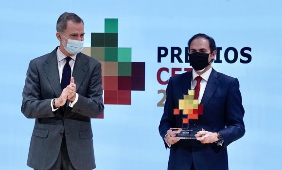 El rey Felipe VI y Javier  Sánchez-Prieto, presidente de Iberia.