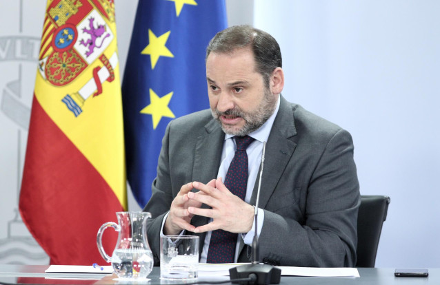 Ábalos pide a Renfe que 