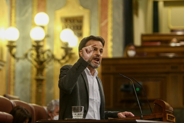 El presidente del grupo de Unidas Podemos en el Congreso, Jaume Asens, interviene durante una sesión plenaria en el Congreso de los Diputados, en Madrid (España), a 15 de diciembre de 2020.