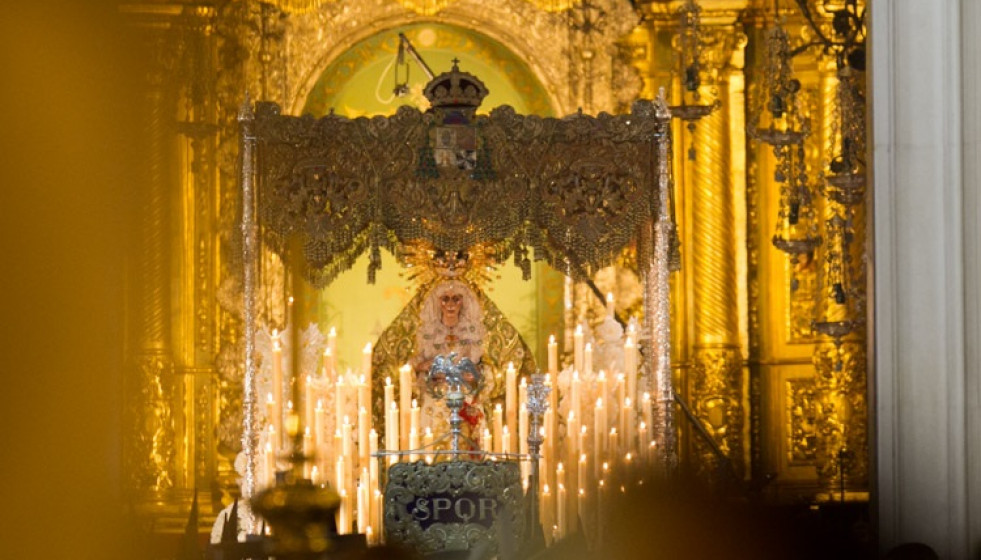 Semana Santa de Sevilla. Pasos. Cofradías. Procesiones. Madrugá.