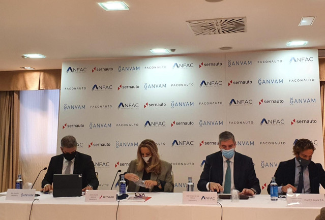 Representantes de Ganvam, Sernauto, Anfac y Faconauto.