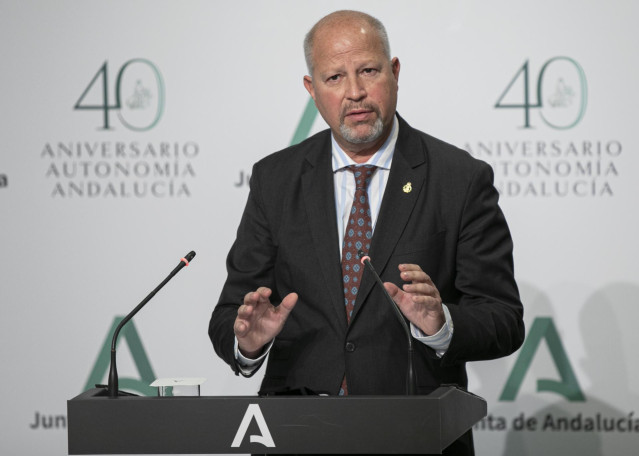 El consejero de Educación y Deporte, Javier Imbroda, en rueda de prensa