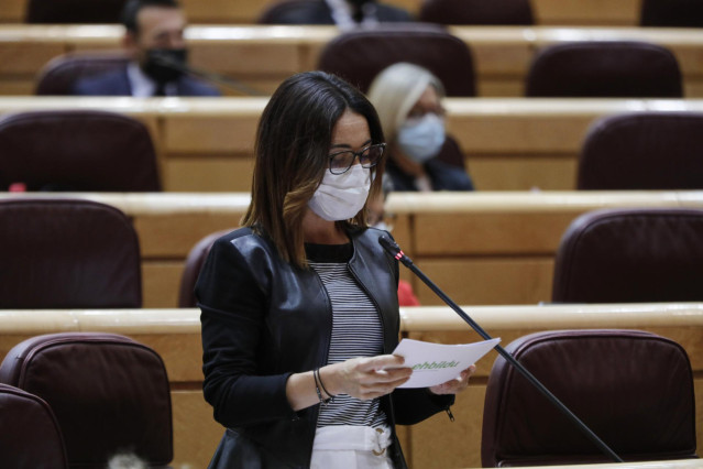 La senadora de EH BIldu Idurre Bideguren, interviene durante una sesión de control al Gobierno en la Cámara Alta, en Madrid
