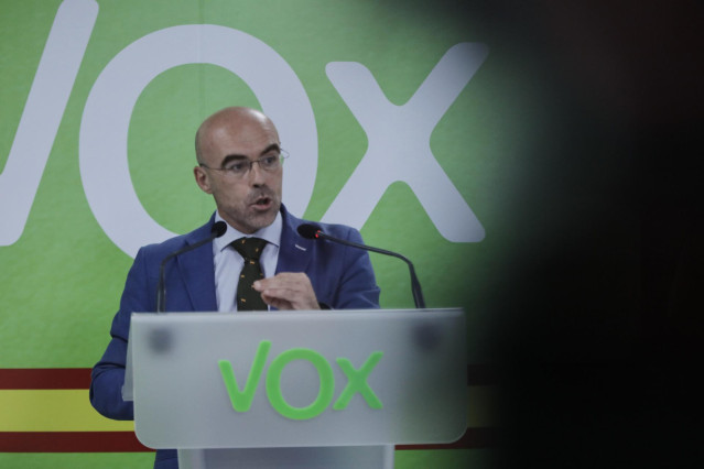 El eurodiputado de Vox Jorge Buxadé, ofrece un rueda de prensa tras la reunión del Comité de Acción Política del partido, en Madrid (España), a 7 de septiembre de 2020.