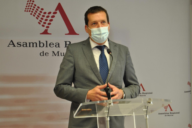El diputado del Grupo Parlamentario Socialista Manuel Sevilla