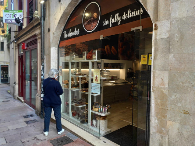 Comercio minorista, pequeño comercio en Oviedo.
