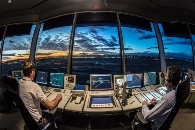 El centro de control aéreo de Baleares desciende su tráfico aéreo