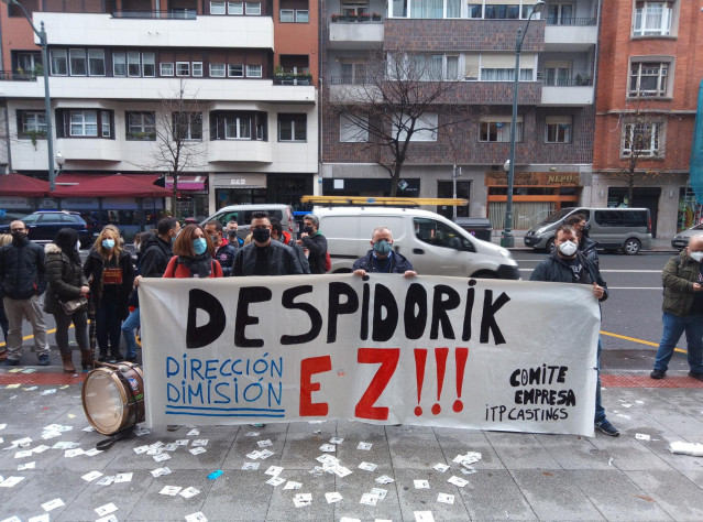Concentración de trabajadores de ITP Castings contra los despidos