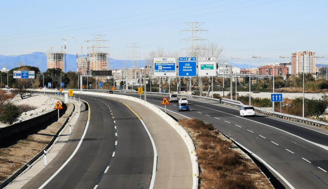Señalización vertical en una carretera española