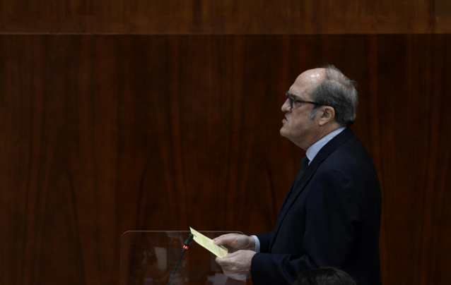 La portavoz socialista, Ángel Gabilondo, interviene durante una sesión plenaria en la Asamblea de Madrid (España), a 10 de diciembre de 2020. Durante el pleno, el Ejecutivo madrileño ha contestado, entre otras cuestiones, a preguntas relacionadas con los