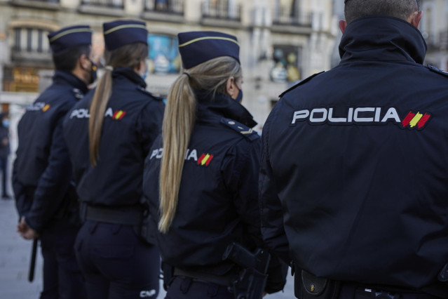 Sucesos.- Agentes de la Policía salvan a un bebé de un año y medio en Nochebuena