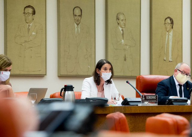 La ministra de Industria, Comercio y Turismo, Reyes Maroto, en una comparecencia en Comisión en el Congreso