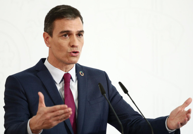 El presidente del Gobierno, Pedro Sánchez durante la rueda de prensa para presentar el primer informe de rendición de cuentas del Gobierno, en Madrid (España), a 29 de diciembre de 2020. Este documento analiza, entre otras cosas, el grado de cumplimiento