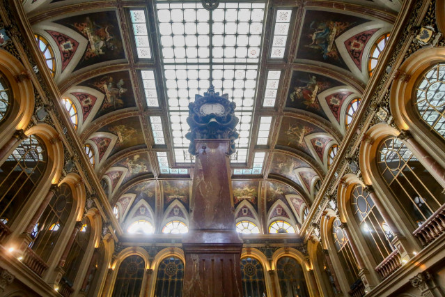 El interior de la Bolsa de Madrid (España), a 5 de enero de 2021. El Ibex 35 cedía un 0,32% en la media sesión de este martes, en la que se colocaba en los 8.072,9 puntos, en un contexto marcado por el avance del Covid-19 y su impacto económico, la campañ