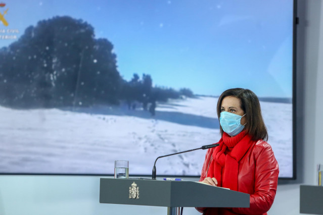 La ministra de Defensa, Margarita Robles, interviene durante una rueda de prensa en Madrid, (España), a 13 de enero de 2021.