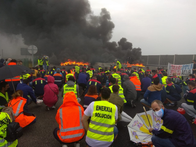 Protesta de trabajadores de Alcoa