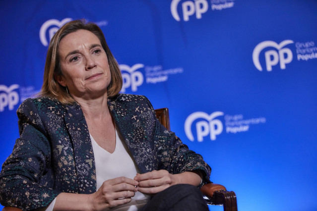 La portavoz del Grupo Popular en el Congreso, Cuca Gamarra, en una entrevista con Europa Press, en Madrid (España), a 30 de diciembre de 2020.