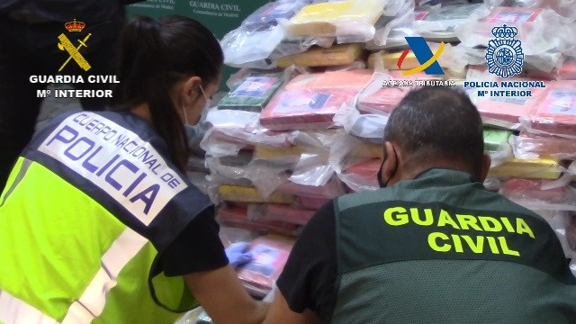 Operación de Policía, Guardia Civil y Agencia Tributaria contra la entrada de cocaína oculta en carbón desde los puertos españoles