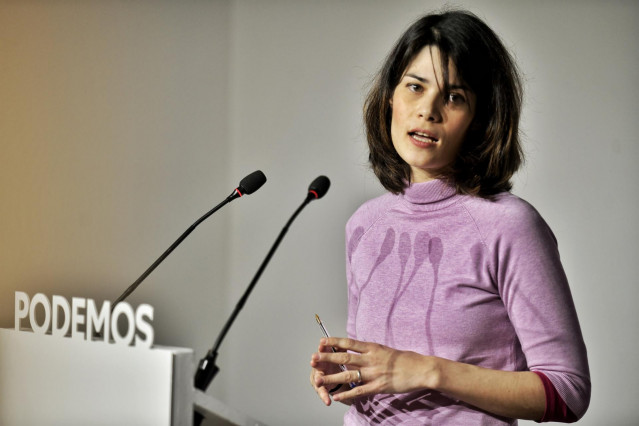 La coportavoz de Podemos, Isa Serra, en rueda de prensa en la sede del partido para valorar la actualidad política.