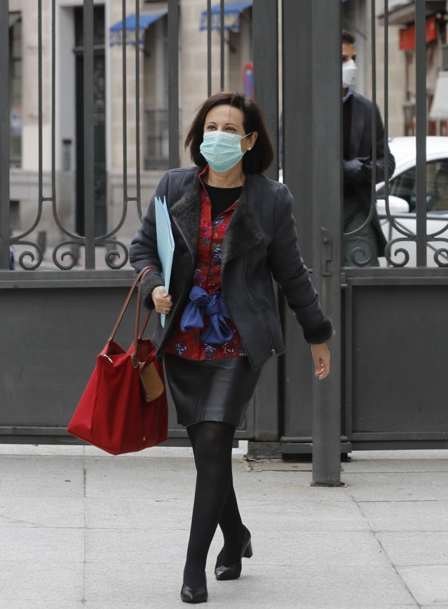 La ministra de Defensa, Margarita Robles, llegando al Congreso