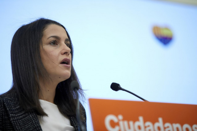 La presidenta de Ciudadanos, Inés Arrimadas, durante una rueda de prensa en la sede del partido en Madrid.
