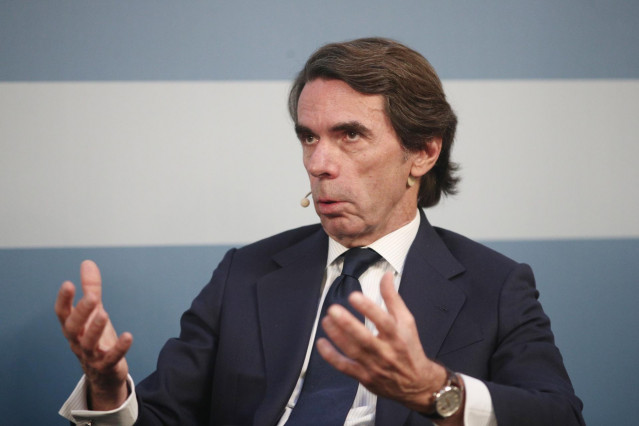 El expresidente del Gobierno José María Aznar interviene en un debate cara a cara con Felipe González. En Madrid (España), a 27 de febrero de 2020.