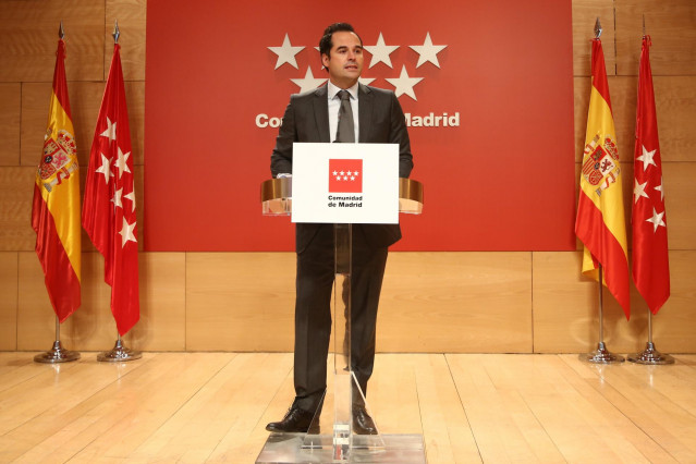 El vicepresidente, consejero de Deportes, Transparencia y portavoz de la Comunidad de Madrid, Ignacio Aguado, ofrece una rueda de prensa en la sede de la comunidad, en Madrid (España), a 28 de octubre de 2020. Durante su comparecencia, Aguado ha informado