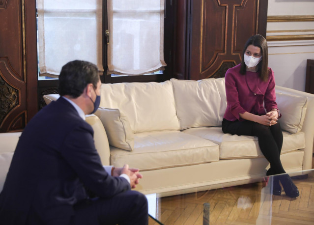 Reunión del presidente de la Junta de Andalucía, Juanma Moreno, con la presidenta de Ciudadanos (Cs), Inés Arrimadas.